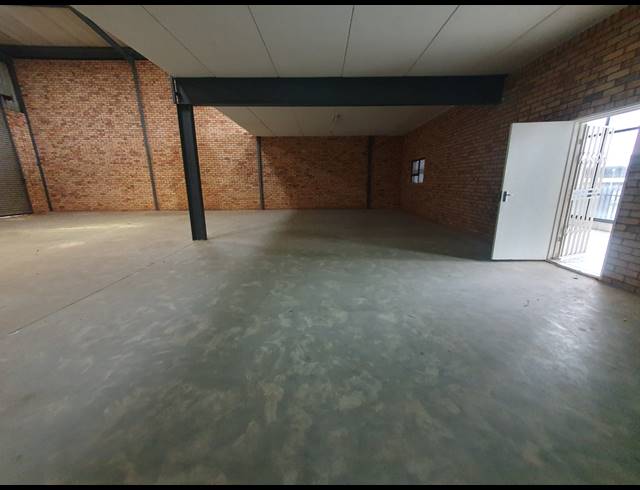 454M² WAREHOUSE TO LET IN CROWN